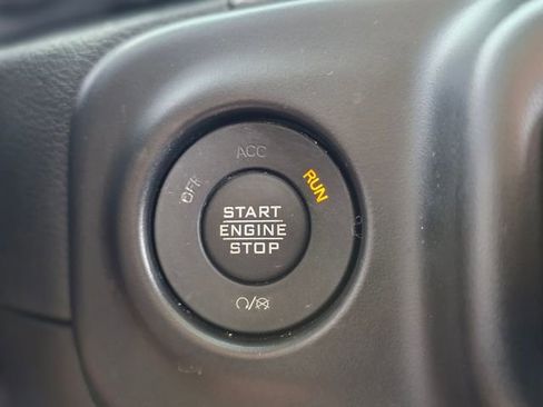 Used 2023 Jeep Wrangler Unlimited Sahara image 41