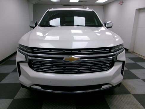 Used 2021 Chevrolet Suburban Premier w/ Premium Package image 18