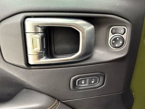 Used 2021 Jeep Gladiator Mojave AWD/4WD image 31