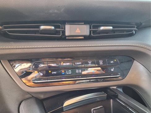 Used 2023 Buick Envision Essence w/ Sport Touring Package AWD/4WD image 6