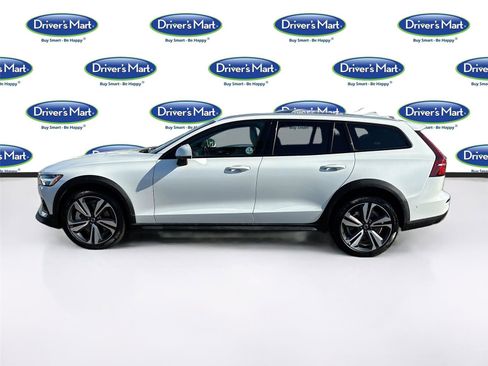 Used 2025 Volvo V60 B5 Cross Country Plus AWD/4WD image 4