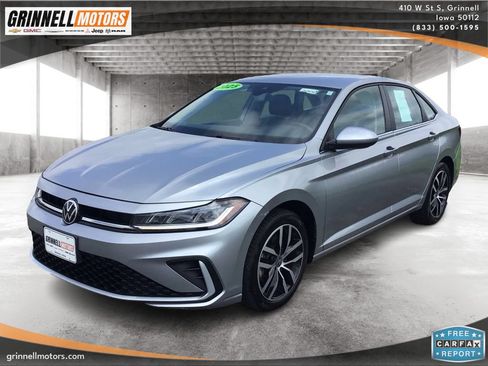Used 2025 Volkswagen Jetta SE FWD image 1
