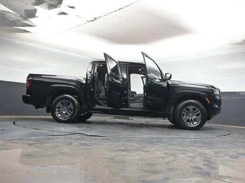 Used 2025 Nissan Frontier SV w/ SV Convenience Package RWD image 41