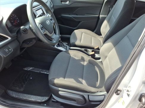 Used 2021 Hyundai Accent SE FWD image 11
