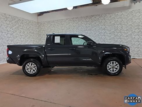 Used 2025 Toyota Tacoma SR5 AWD/4WD image 6
