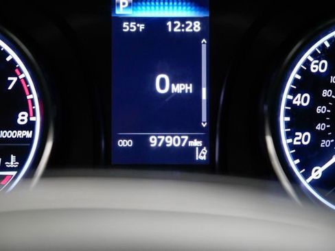 Used 2020 Toyota Camry SE image 33