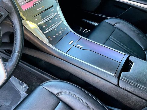 Used 2016 Lincoln MKZ Hybrid image 16