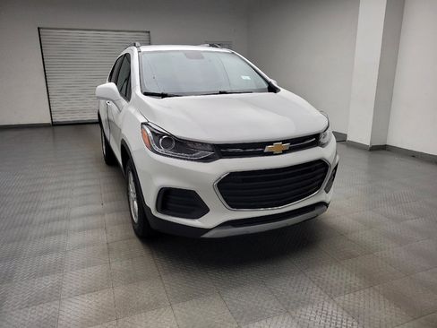 Used 2020 Chevrolet Trax LT w/ LT Convenience Package AWD/4WD image 14