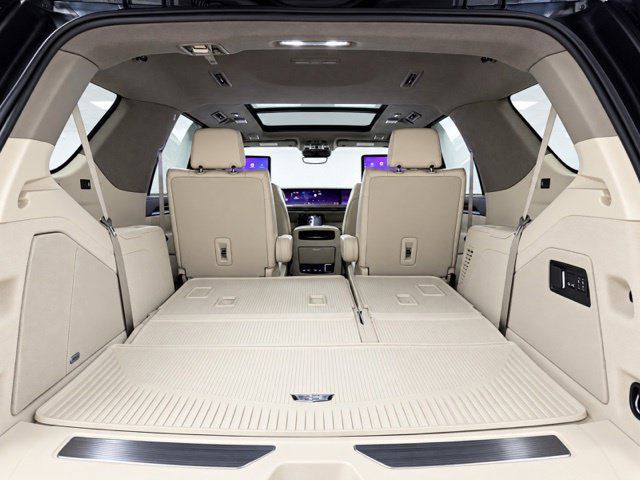 Used 2025 Cadillac Escalade Sport Platinum w/ LPO, Floor Liner Package AWD/4WD image 17