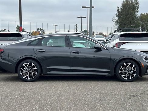 New 2026 Kia K5 EX image 3