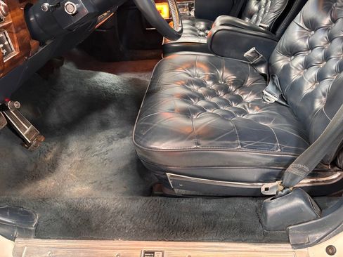 Used 1987 Cadillac Brougham RWD image 11