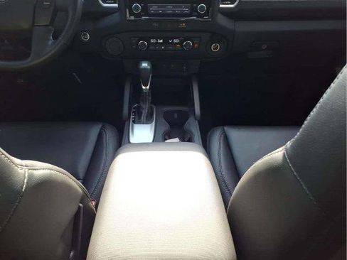 Certified 2024 Nissan Frontier SL RWD image 13