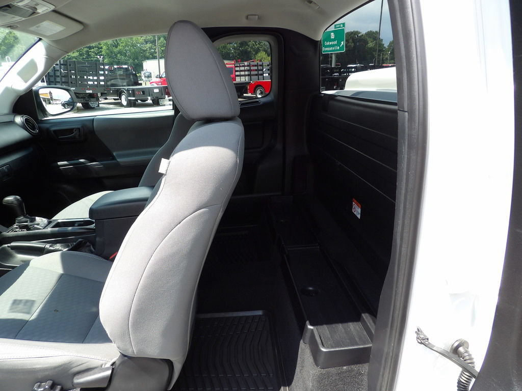 Used 2020 Toyota Tacoma SR RWD image 28