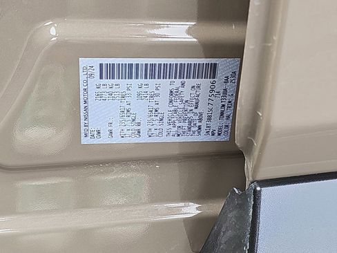 Used 2025 Nissan Rogue SV image 34