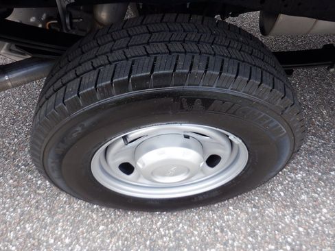 Used 2024 Ford F250 XL image 4