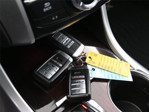 Used 2016 Acura TLX V6 SH-AWD w/ Advance Package image 5