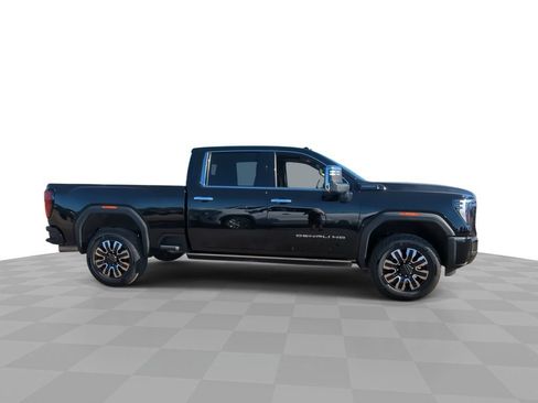 Used 2024 GMC Sierra 3500 Denali Ultimate image 9