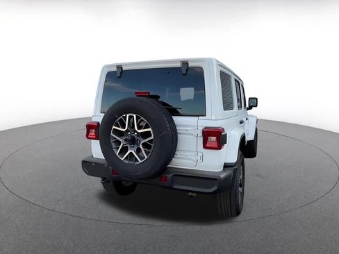 Used 2025 Jeep Wrangler Unlimited Sahara AWD/4WD image 14