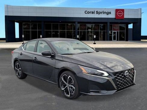 New 2026 Nissan Altima 2.5 SR w/ SR Premium Package FWD image 7