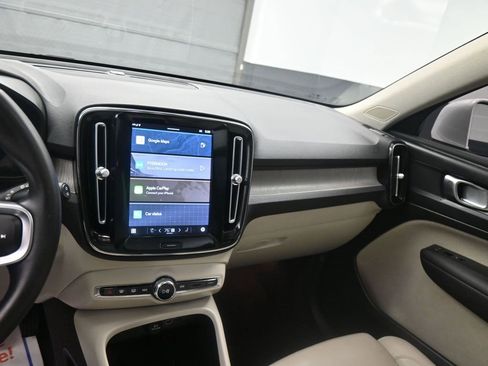 Used 2023 Volvo XC40 B5 Plus w/ Protection Package Premier image 15