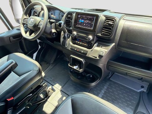 Used 2025 RAM ProMaster 2500 w/ Convenience Group FWD image 12