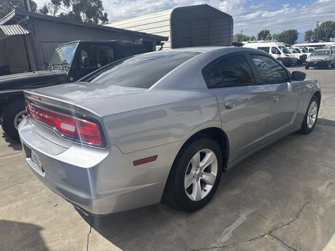 Used 2014 Dodge Charger SE w/ Connectivity Group RWD image 2