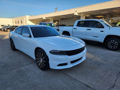 Used 2022 Dodge Charger SXT RWD image 8