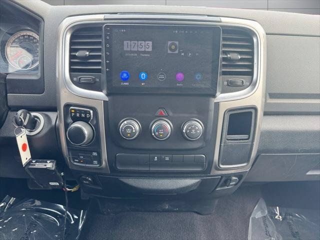 Used 2018 RAM 1500 Classic SLT AWD/4WD image 44