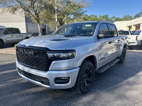 New 2026 RAM 1500 4x4 Crew Cab image 3