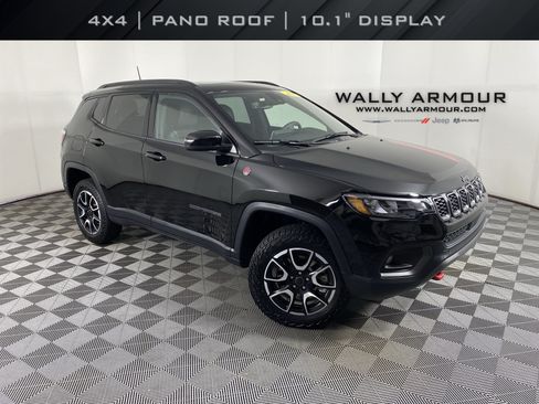 Used 2025 Jeep Compass Trailhawk w/ Sun & Sound Group AWD/4WD image 1