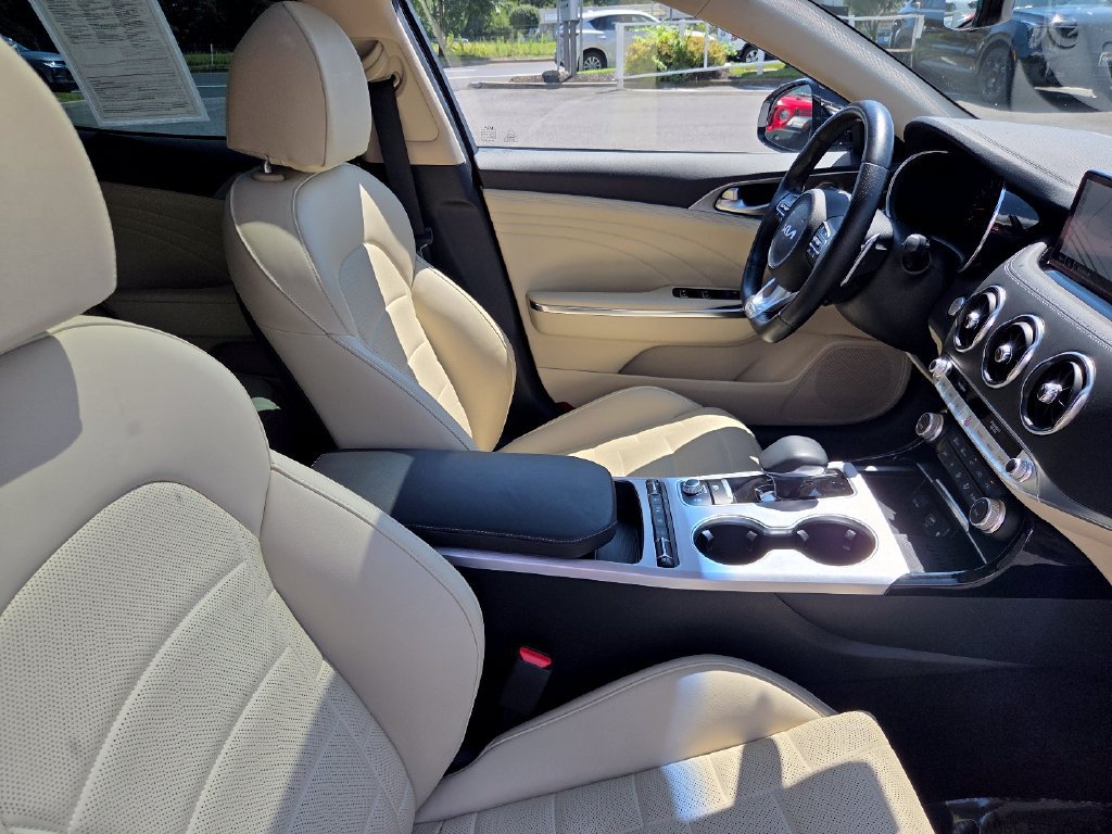 Used 2023 Kia Stinger GT2 AWD/4WD image 29
