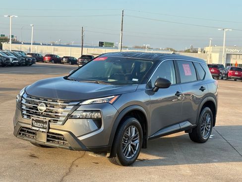 Certified 2024 Nissan Rogue S image 3