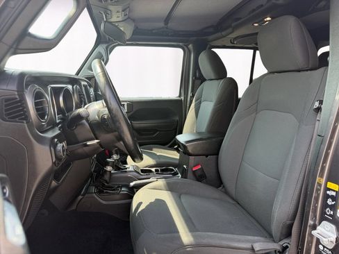Used 2022 Jeep Gladiator Sport AWD/4WD image 9