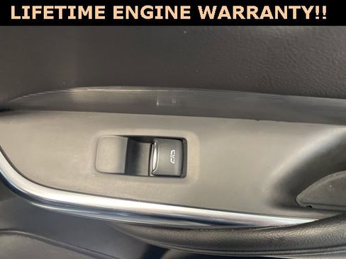 Used 2024 Cadillac XT4 Premium Luxury image 36