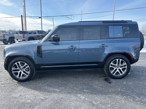 Used 2024 Land Rover Defender 110 X-Dynamic SE image 8