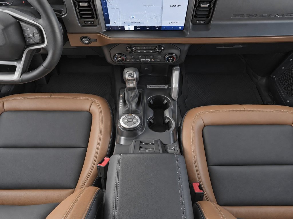 Used 2024 Ford Bronco Outer Banks AWD/4WD image 27