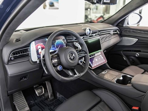 New 2025 Maserati Grecale Modena image 20