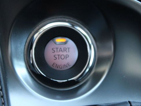 Used 2017 Nissan Maxima Platinum image 25