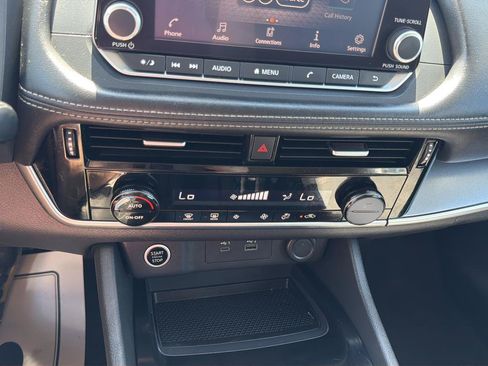 Used 2022 Nissan Rogue SV AWD/4WD image 27
