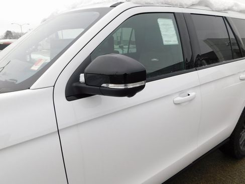 New 2025 Ford Expedition Platinum w/ Stealth Performance Package image 11