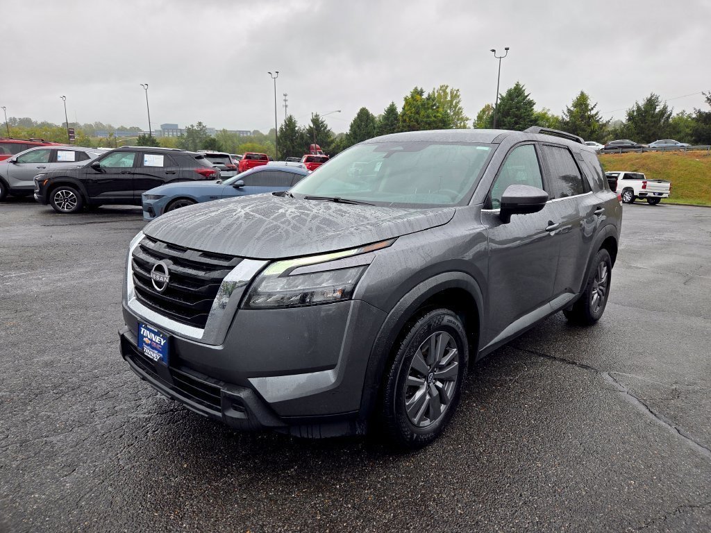 Used 2024 Nissan Pathfinder SV AWD/4WD image 7