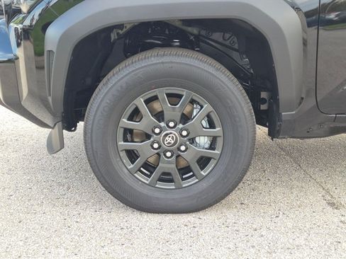 New 2026 Toyota 4Runner SR5 AWD/4WD image 9