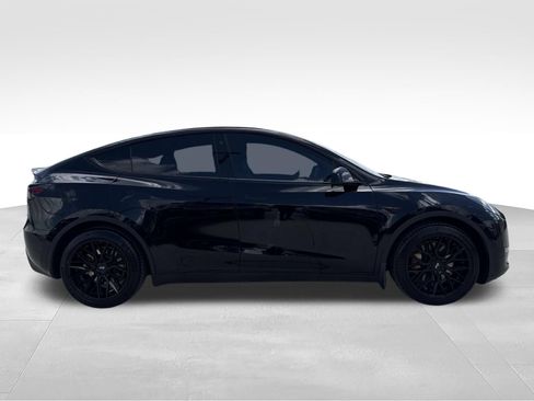 Used 2021 Tesla Model Y Long Range AWD/4WD image 4