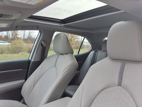 Used 2020 Toyota Camry XSE image 22