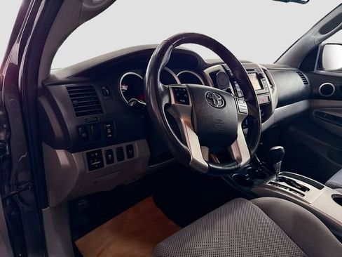 Used 2013 Toyota Tacoma 4x4 Double Cab w/ TRD Sport Pkg image 10