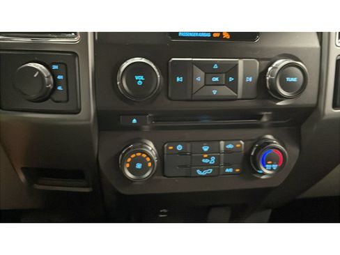 Used 2018 Ford F150 XLT AWD/4WD image 14