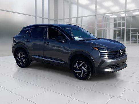 New 2026 Nissan Kicks SV image 8