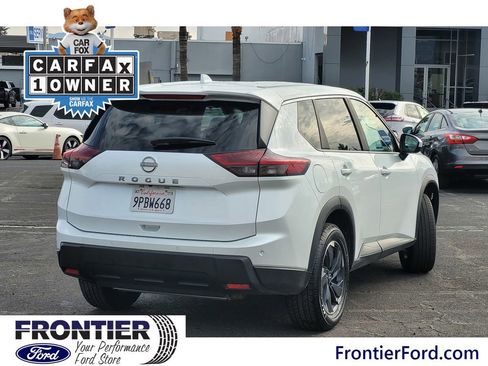 Used 2025 Nissan Rogue SV image 5