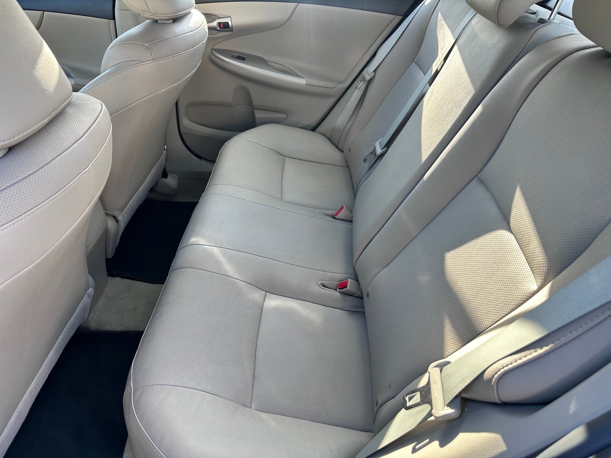Used 2013 Toyota Corolla LE Special Edition FWD image 6
