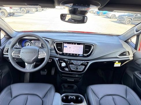 New 2027 Chrysler Pacifica Select FWD image 16